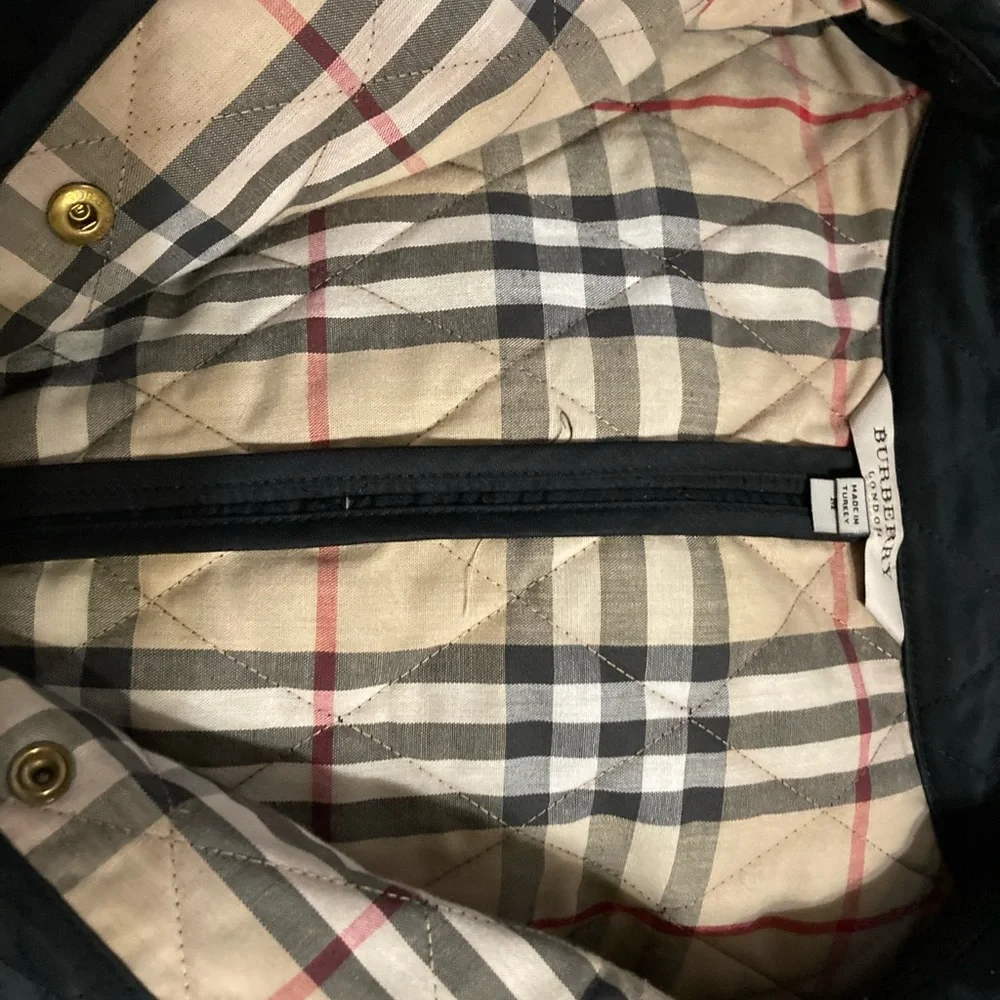 Beautiful Vintage Burberry Quilted Jacket - Picture 2 of 5